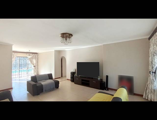 3 BEDROOM HOUSE FOR SALE IN THE WOLDS